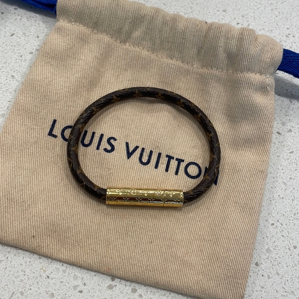 LV Confidential bracelet